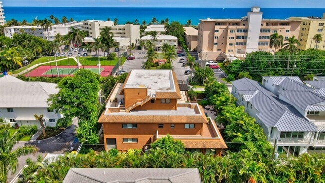 Photo - 122 Andrews Ave