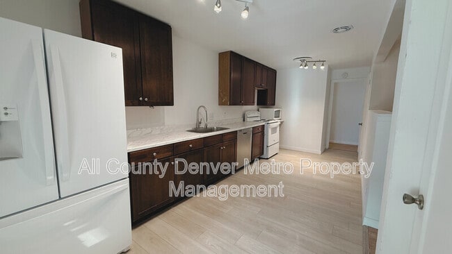 Building Photo - 273 S 13th Ave Rental