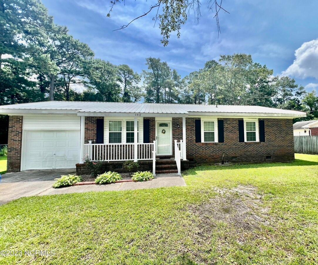 Photo - 182 Old 30 Rd