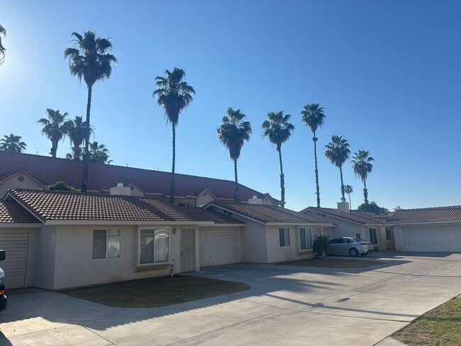 Building Photo - 4115 Ardmore Ave Unit B