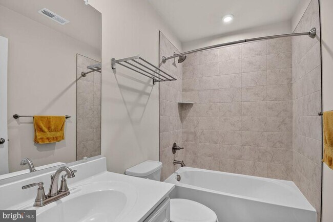 168 Woodgate Cir