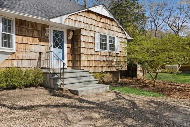 Photo - 135 Pembroke Dr