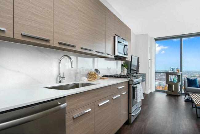 Photo - 823 W Madison St Rental