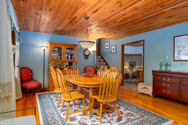 Photo - 37 Ichabod Ln