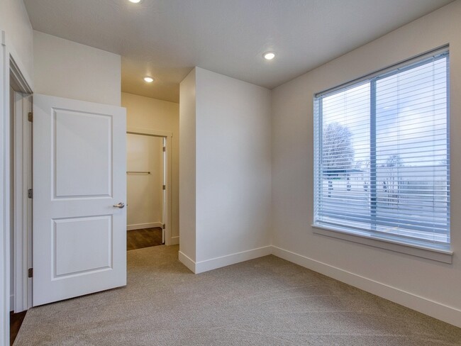 Bedroom with Ensuite