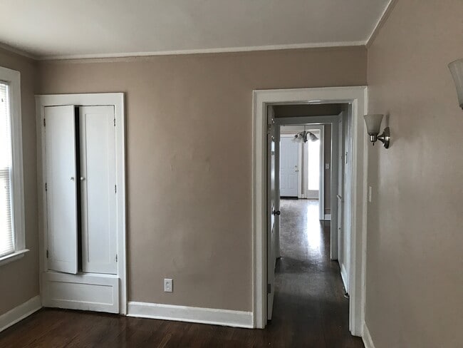 Photo - 3235 W Grand St