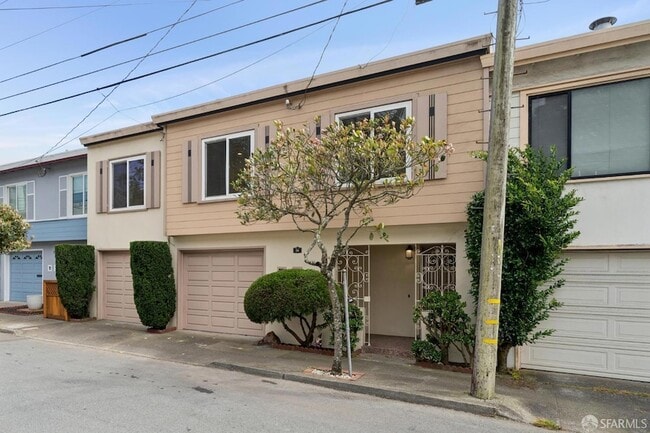 Building Photo - 74 Sunview Dr