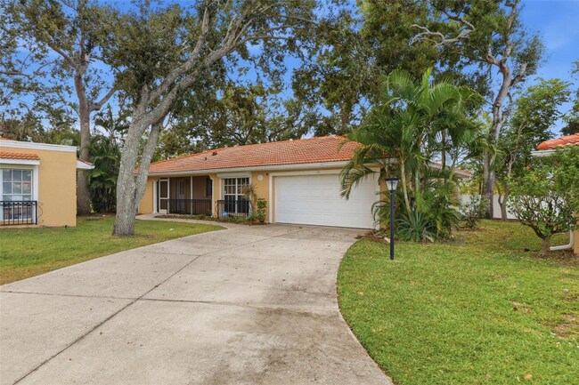 Photo - 131 2nd Ave E