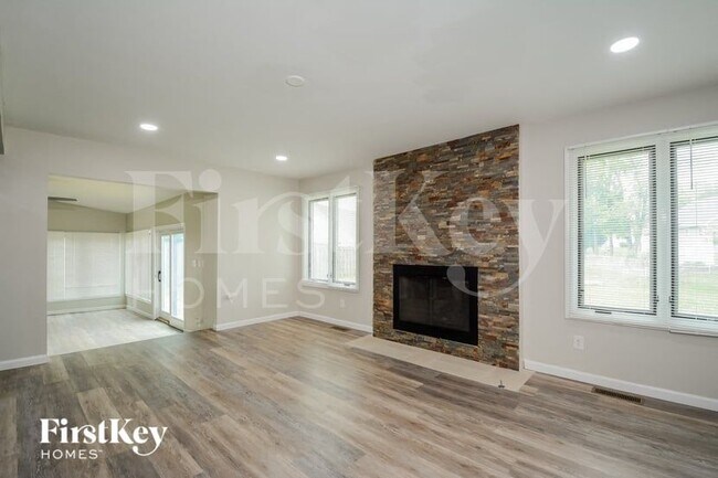 Photo - 805 Forest Village Dr