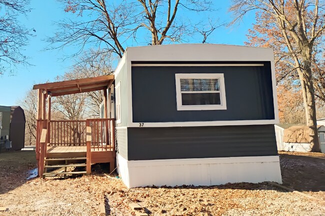 Photo - 1100 W Locust St