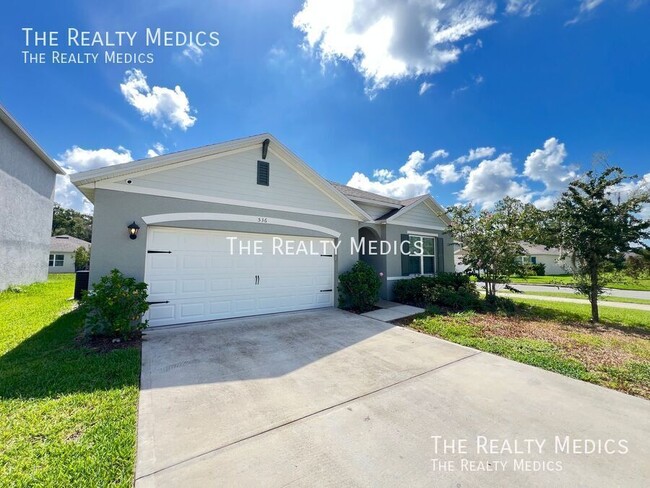 Photo - 536 Emily Gln St