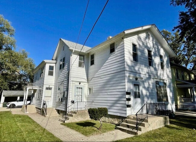 Photo - 426 E Benton St Unit 5