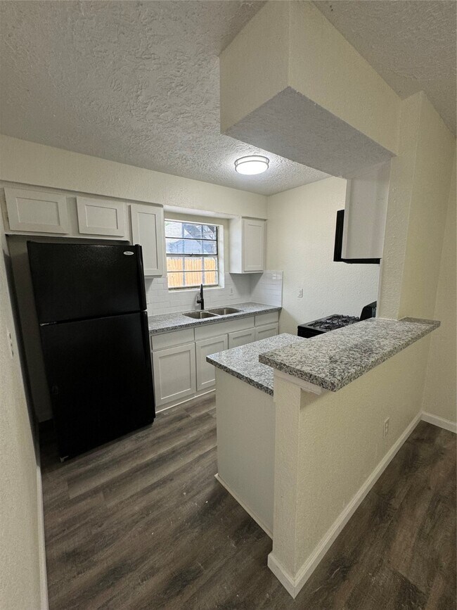 Building Photo - 2114 Melbourne St Unit 1 Rental