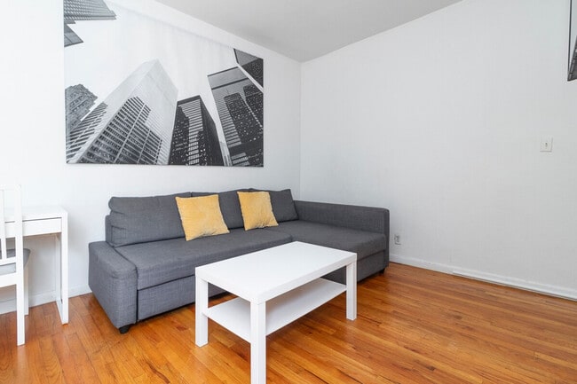 Photo - 315-317 East 95th Street-SI ID1032046P Unidad SI ID1032046P