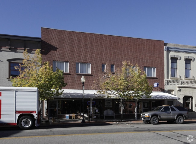 Primary Photo - The Avenue Lofts