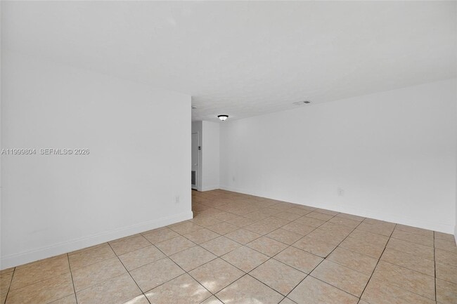 Photo - 762 NE 131st St Unidad 762