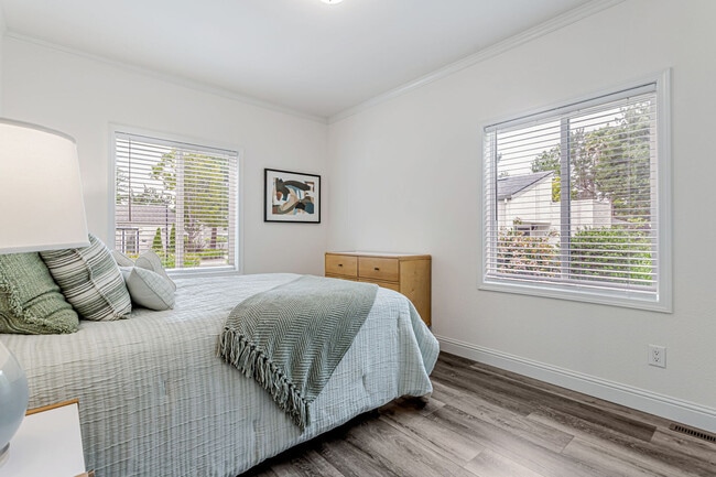 Photo - Capitola Gardens