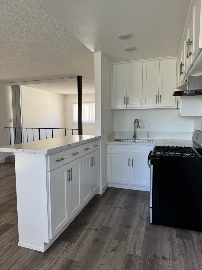 Photo - 14240 Burbank Blvd Unit 205