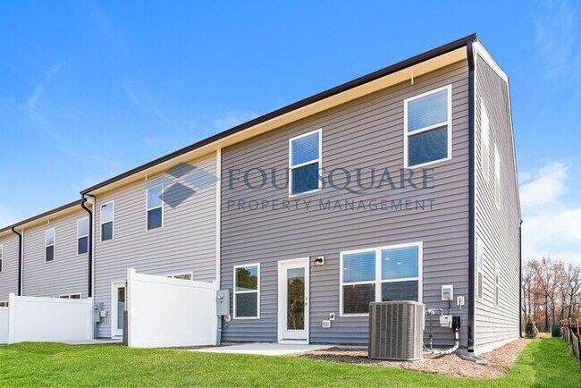 Stylish End-Unit Townhome with Patio & One Car Garage  – Crescent Mills, Clayton