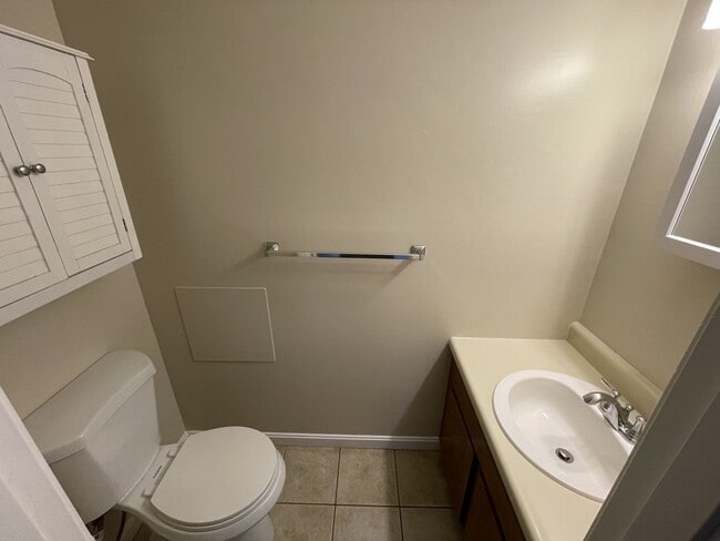 Photo - 1 Marc Dr Unit 1B6