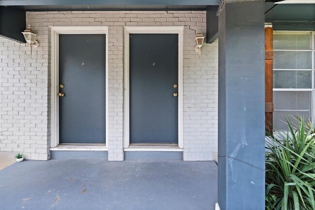 Photo - 2712 St Edwards Cir