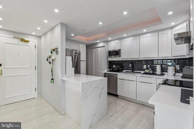 Photo - 6101 Edsall Rd Unidad 1502