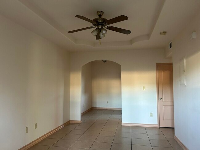 Photo - 2115 Cross St Unidad 2