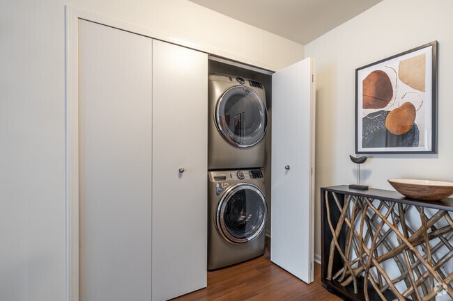 2BR, 1BA - 960SF - In-Unit Laundry