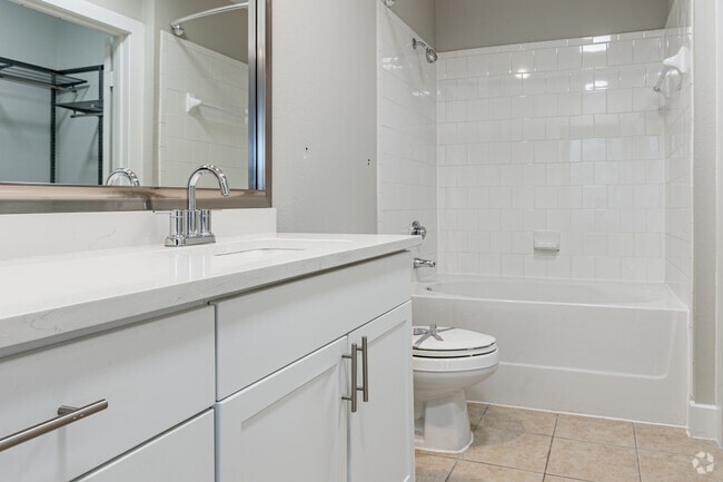 2BR, 2BA - 1,239SF - Primary Bathroom
