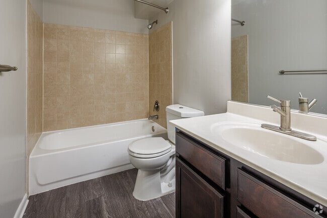 1 BR, 1 BA With Den - 909 SF - Bathroom - Mills Crossing Apartments and Townhomes