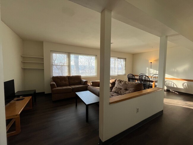 Photo - Ravenwood Apartments