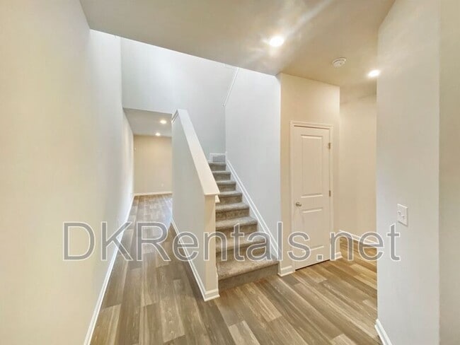 Photo - 213 Auburn Station Dr