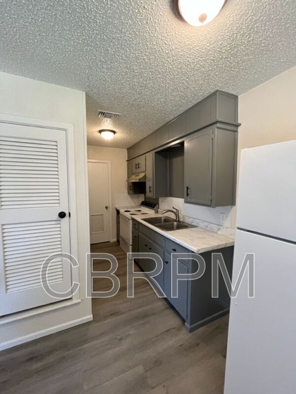 Photo - 1103 52nd St