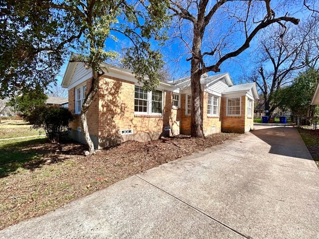 Photo - 5207 Shoal Creek Blvd