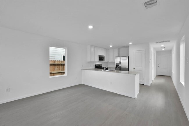 Photo - 18243 Via Aurelia Dr