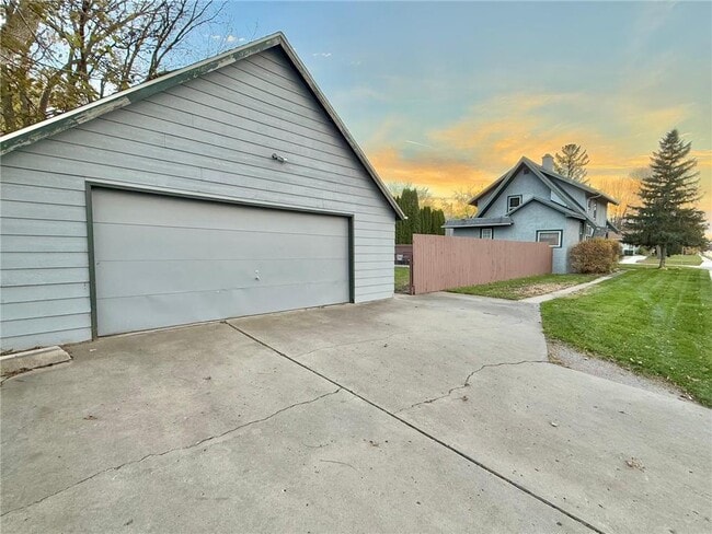 Photo - 1201 6th St SW