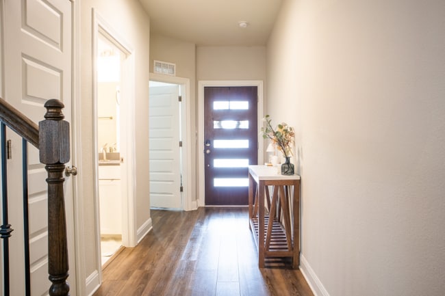 Photo - 3104 Maysilee St