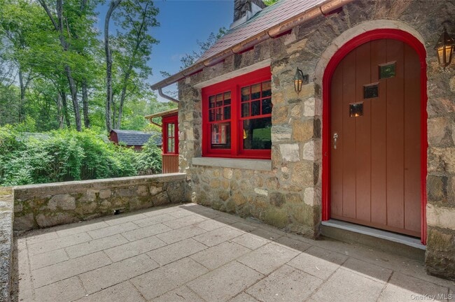 Photo - 16 Locust Dr