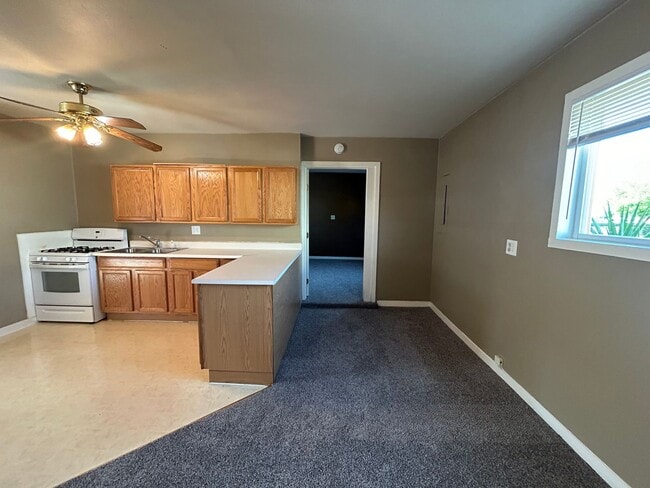 Photo - 1441 Coldwell Ave Unit #A