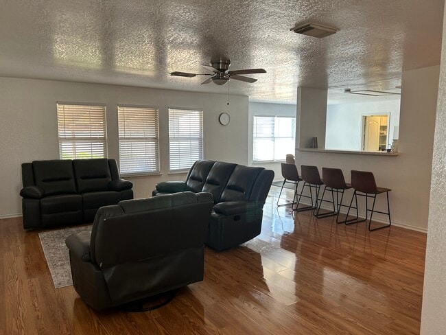 Photo - 867 Spyglass Dr