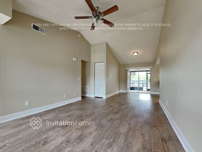 Photo - 2121 Redleaf Dr