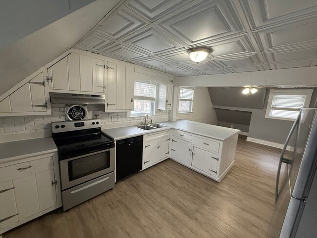 Building Photo - 11 Chadwick St Unit 2