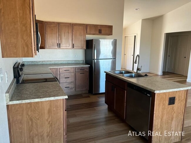 Photo - 827 S Laurue Dr