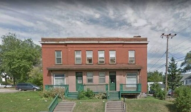 Building Photo - 120-122 N 12th Ave E Unit 122 Rental
