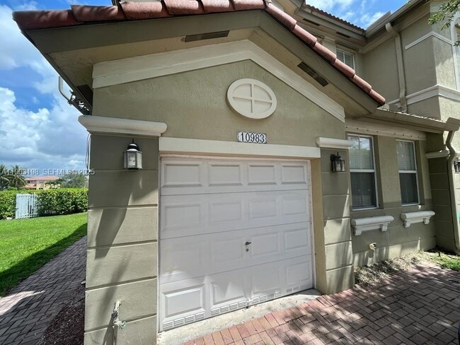 Photo - 10983 NW 79th St