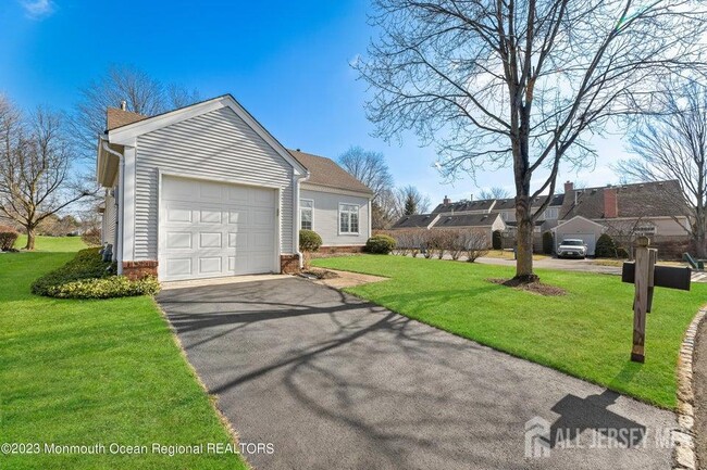 Photo - 48 Rutland Ln