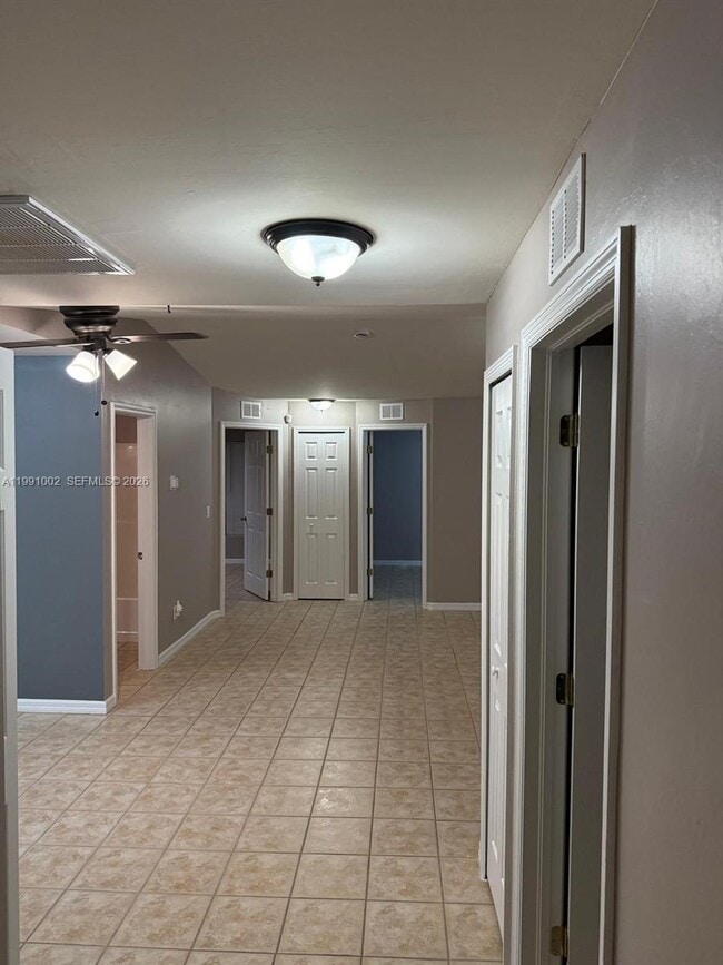 Photo - 4412-4426 26th St SW Unidad 0