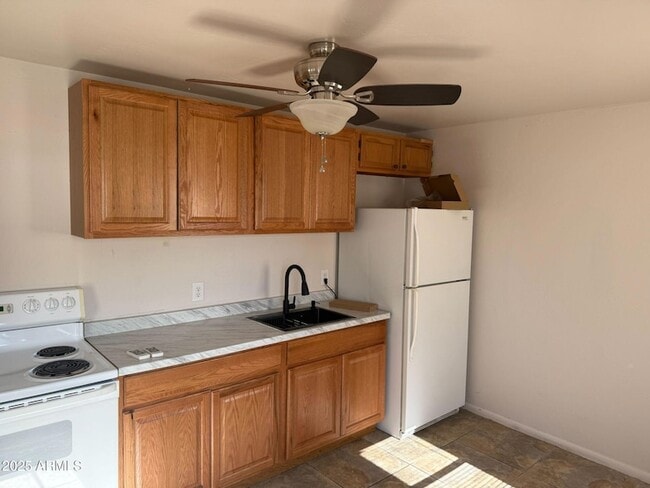 Photo - 214 W 9th St