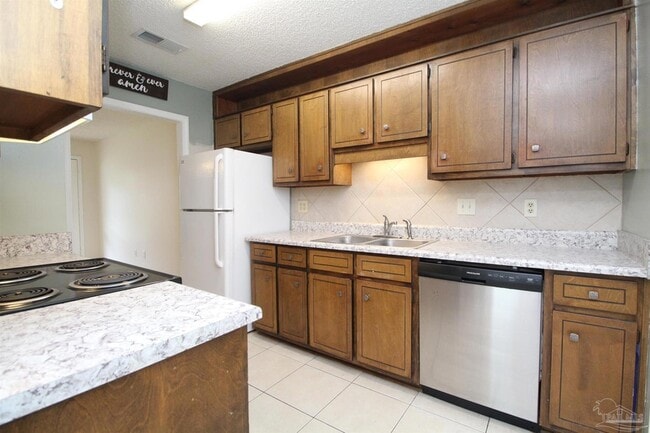 Photo - 6528 Hunter St