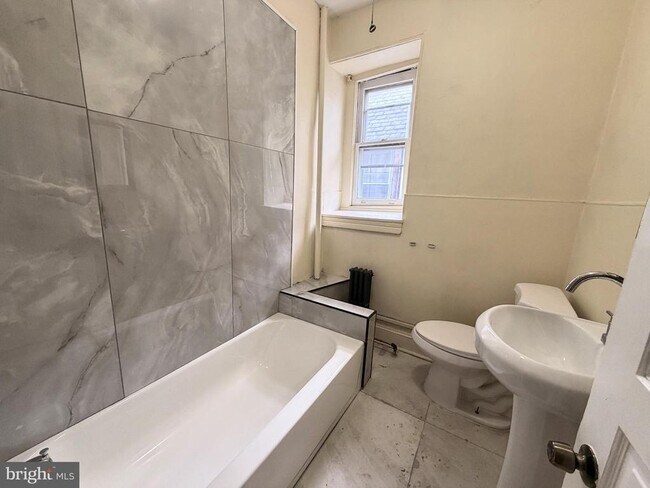 Photo - 4718 Hazel Ave Unit 3